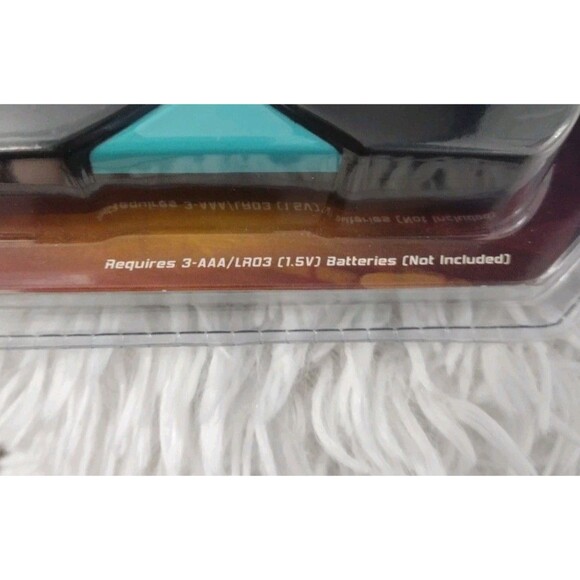 Disney's Pirates of the Caribbean at World's End Electronic Handheld Game, 2007 - Picture 2 of 8